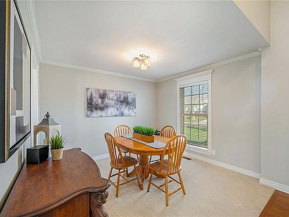 5th image of 15512 Foster St