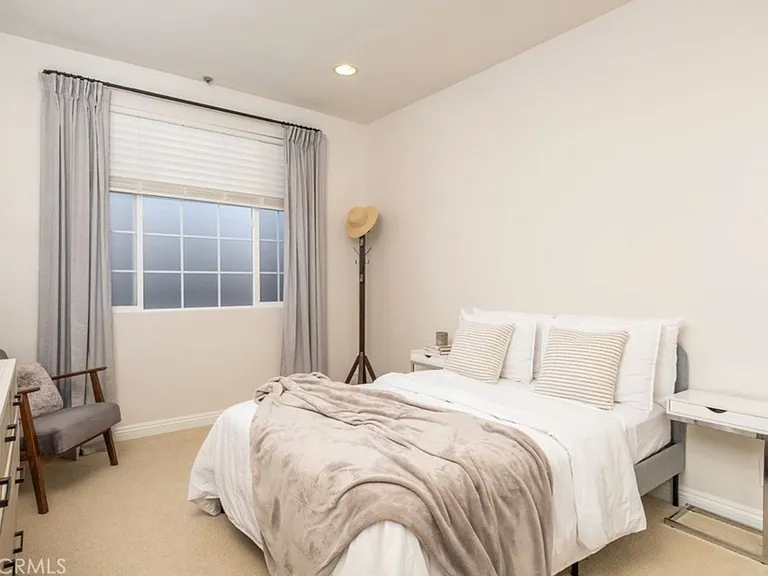 945 N Hudson Ave #104 — Photo 8