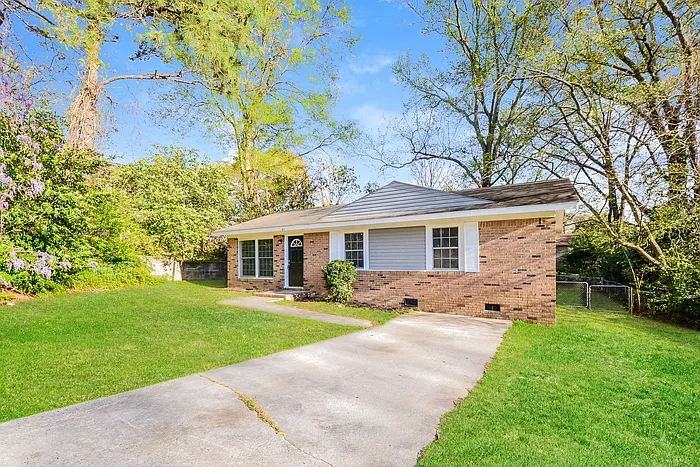 1033 Dawson Dr — Photo 3