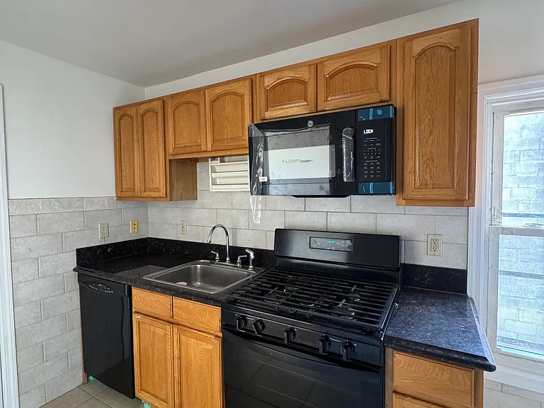 86 Pacific St #2 — Photo 4