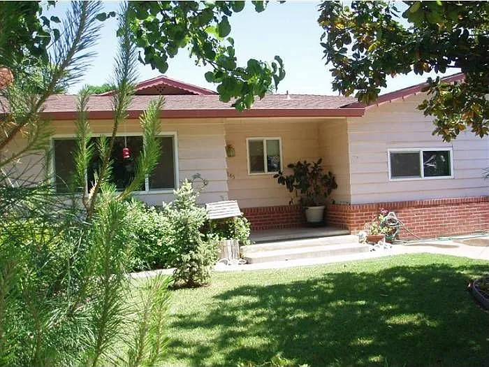 2245 Acacia Ave photo 1