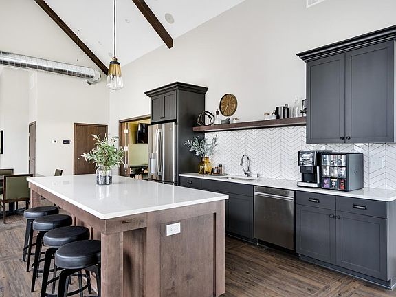 4th image of 355 Karen Pl #361-H