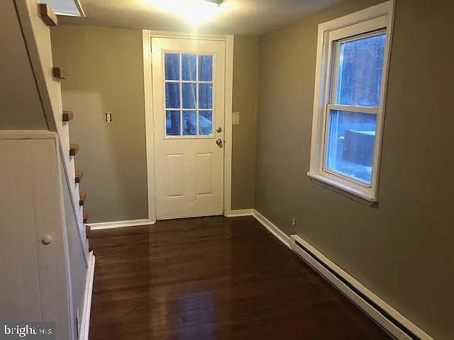 1 bed, 1.0 bath, 1100 sqft, $1,375 — Photo 2