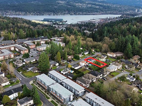 2nd image of 820 Catherine Ave
