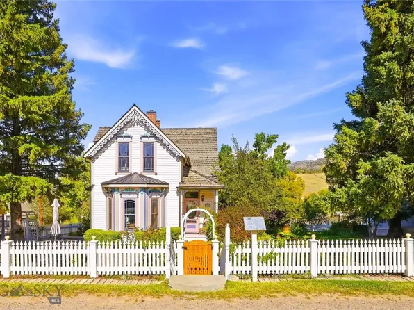 201 E Idaho St, Virginia City, MT 59755