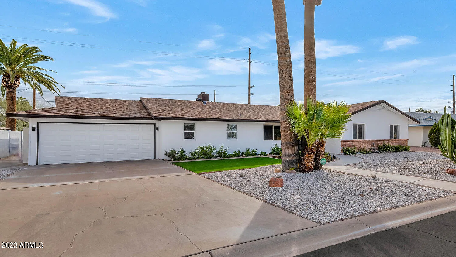 4 bed, 3.0 bath, 2989 sqft, $9,995 — Photo 2