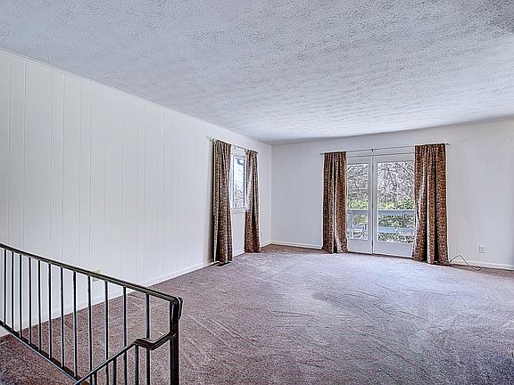 5th image of 3829 Telstar Dr
