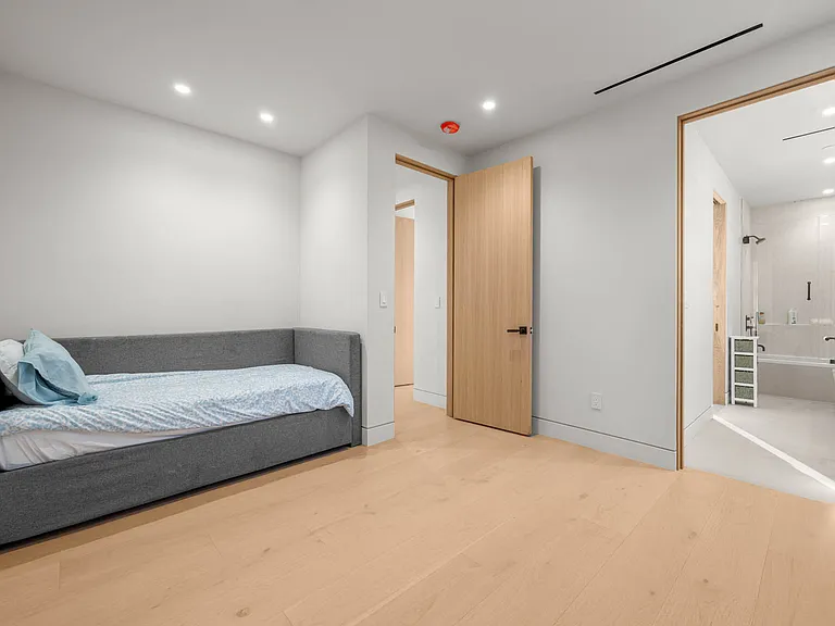 5028 Lindley Ave — Photo 31