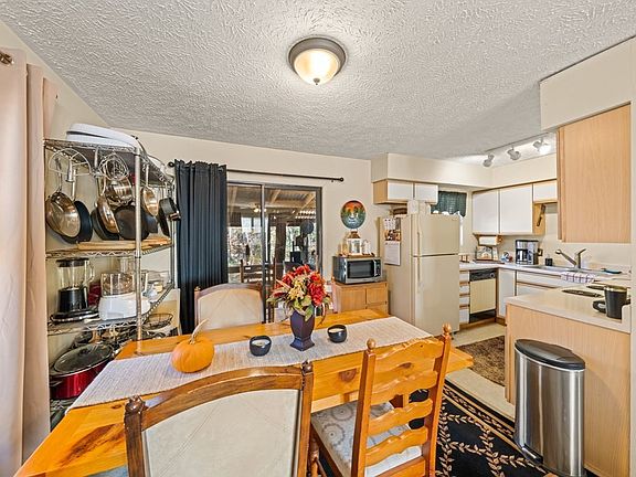 4th image of 1709 Floyd Way