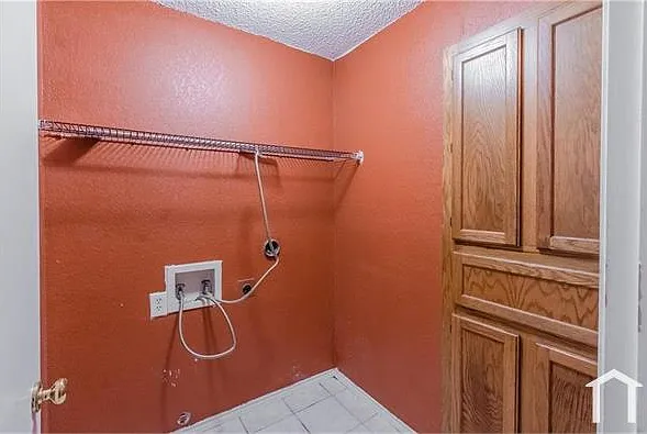 6218 Valley Forge Ct — Photo 3