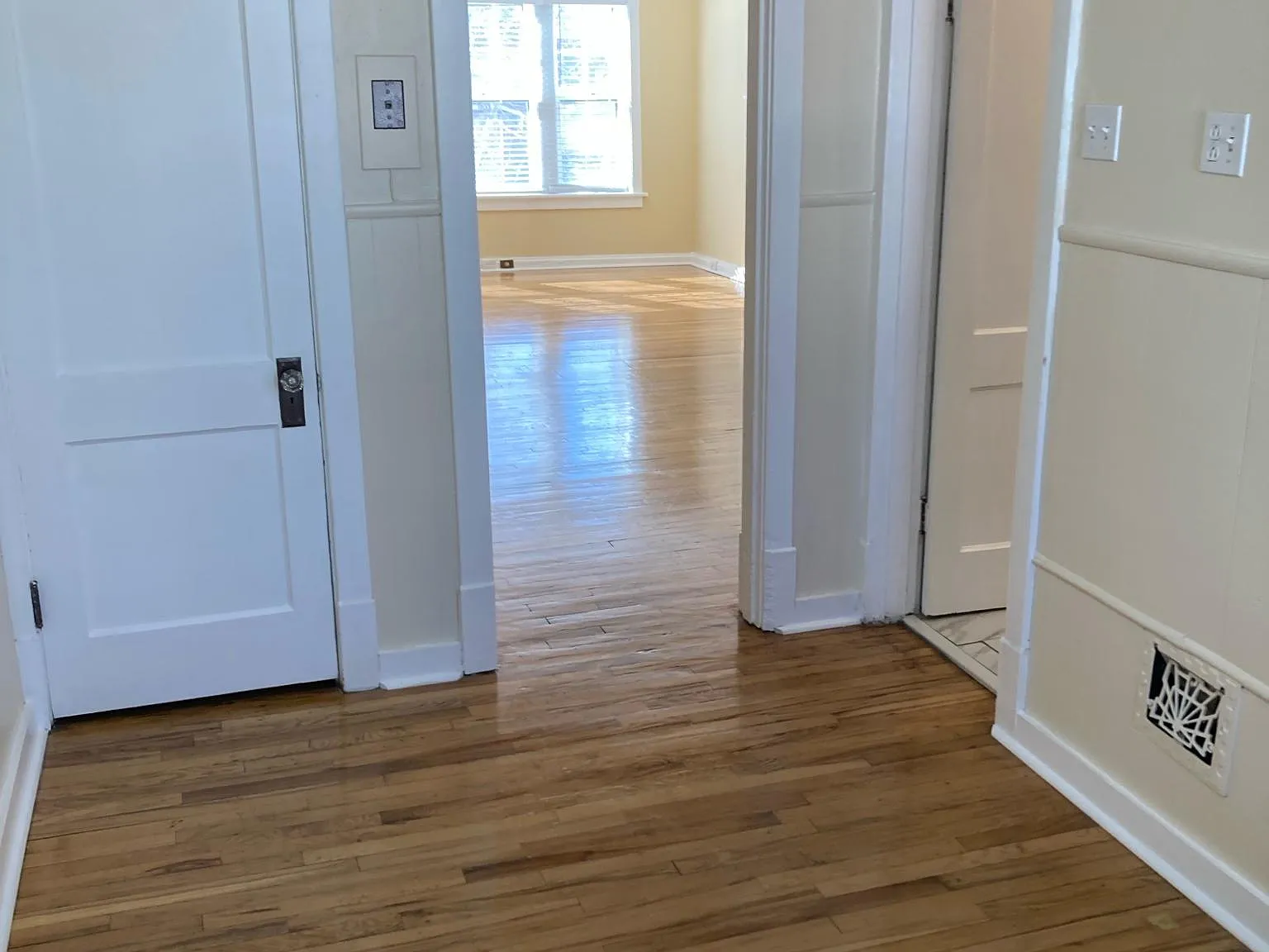 5307 Bancroft Ave — Photo 4