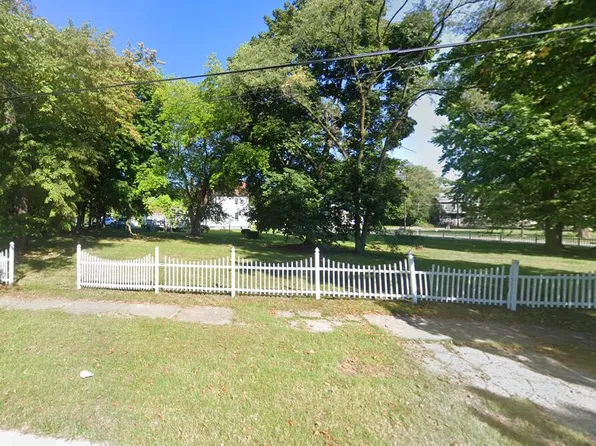 505 Catalpa Ave, Benton Harbor, MI 49022