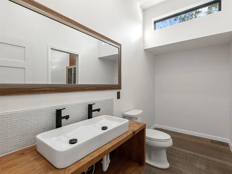 1710 Brassie St — Photo 27