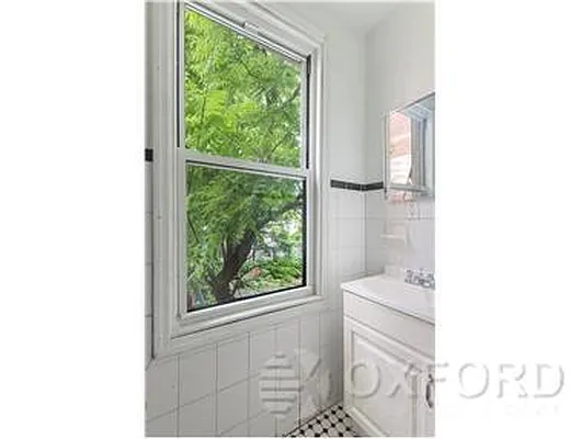 Rented by Oxford Property Group | media 16