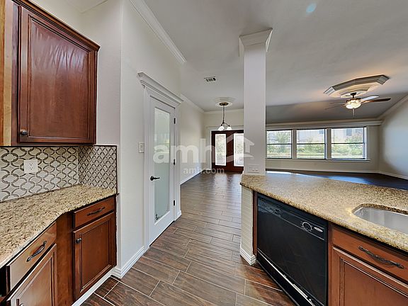 4th image of 2228 Coopers Hawk Ct