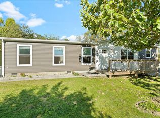 970 Ridgeway Dr, Christiansburg, VA 24073