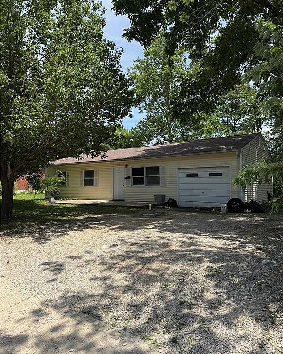 1st image of 105 Poe Dr
