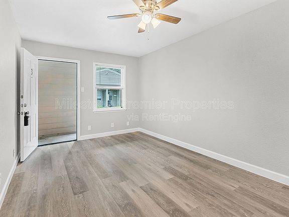 4th image of 816 S Crockett St #3
