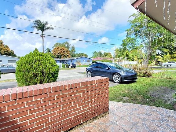 4th image of 1352 NE 145th St #1352