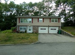 82 Heather Dr, Woonsocket, RI 02895