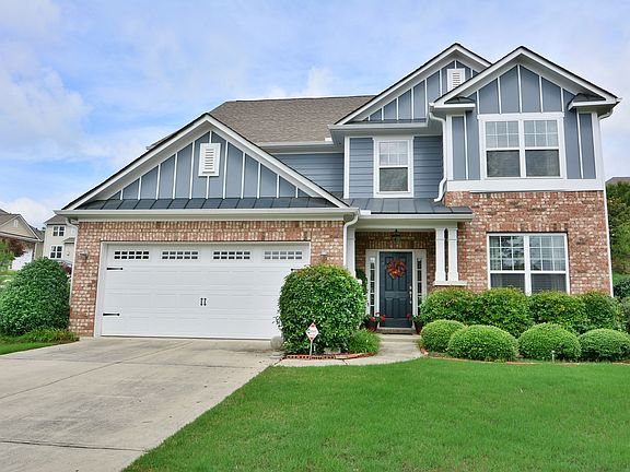 Garage is step less entry