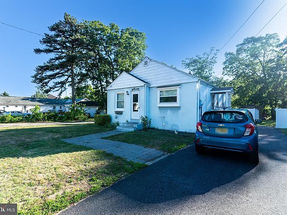 5th image of 406 Oak Ave