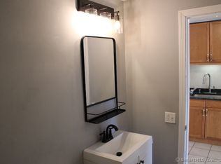 55 Porter Ave APT 4G, Naugatuck, CT 06770