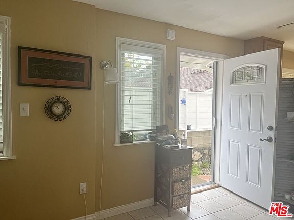 3rd image of 2763 1/2 Fairmount Ave
