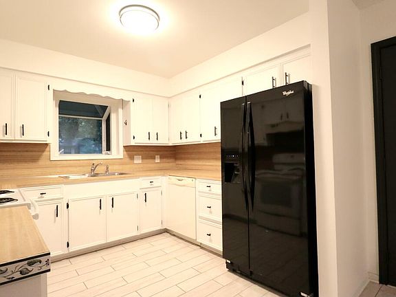 5th image of 4511 Greenbriar Dr