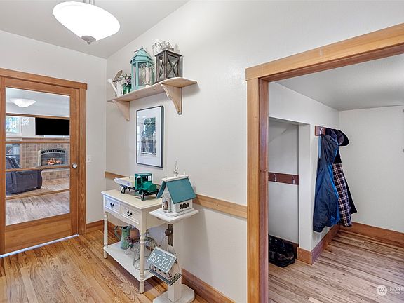 3rd image of 3816 46th Street NW