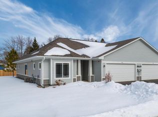 1433 Ravoux Ln, Chaska, MN 55318