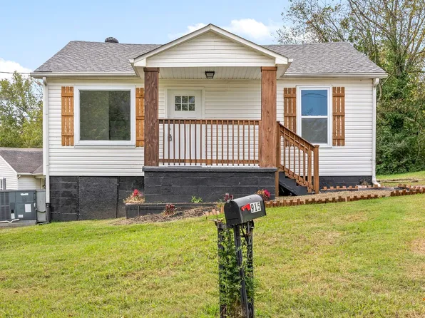 915 Roman St, Clarksville, TN 37040