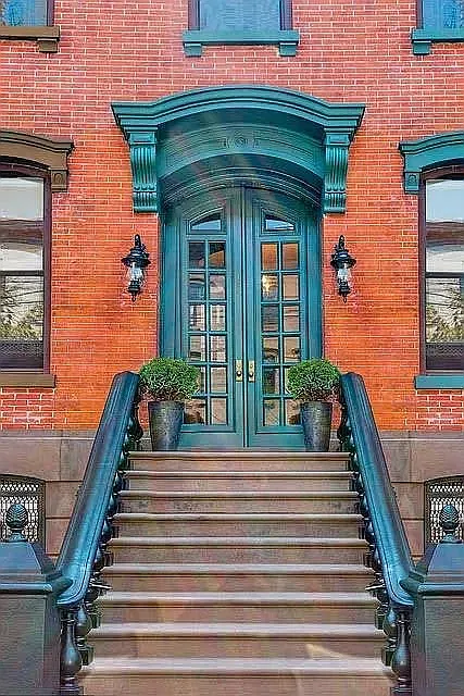 Mercer St
