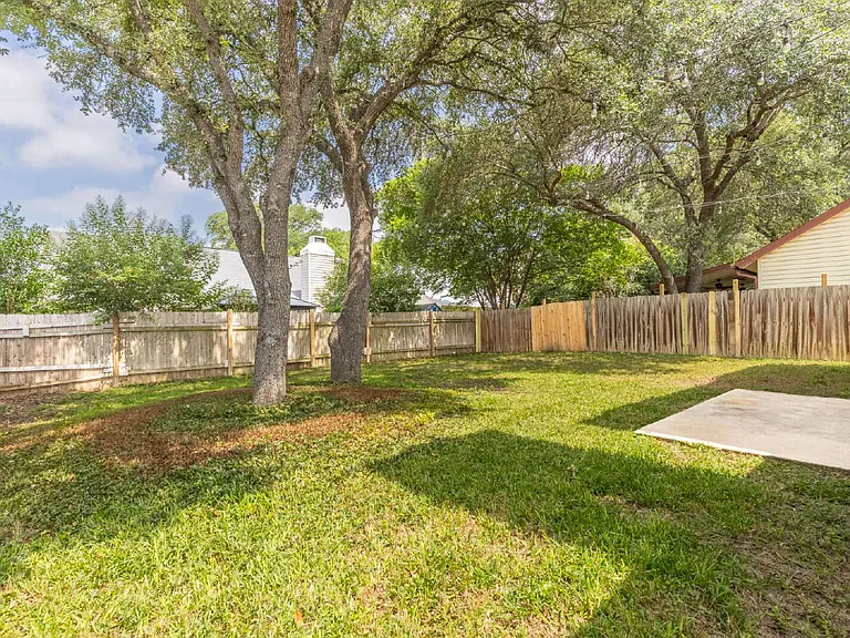 8207 Middle Point — Photo 30