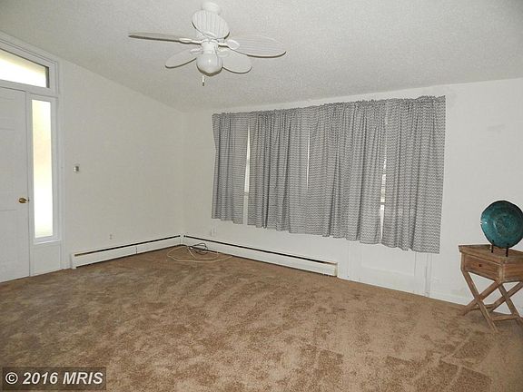 2nd image of 1128 Nottingham Dr