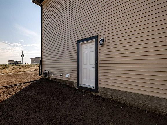3rd image of 308 N Edgefield Close