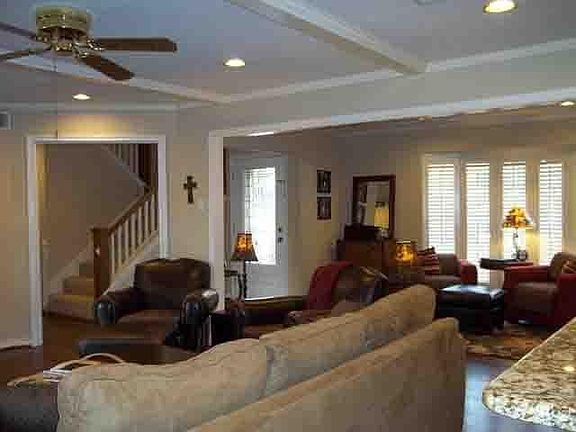3rd image of 9450 Hunters Creek Dr