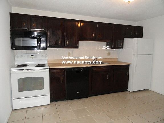 3rd image of 1123 Revere Beach Pkwy APT 52