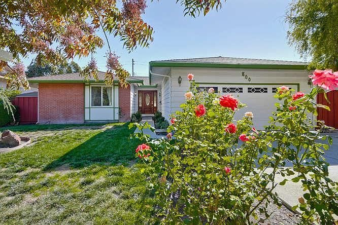 2nd image of 800 Pescadero Dr