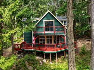 1026 Chinook Way, Center Island, WA 98221