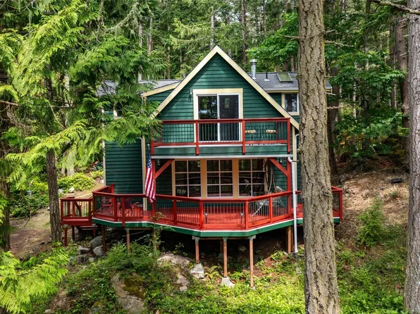 1026 Chinook Way, Center Island, WA 98221