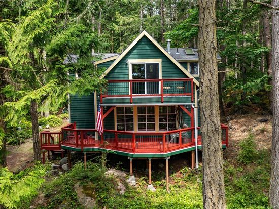 1026 Chinook Way, Center Island, WA 98221