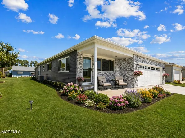 8 Tijuana Court, Berkeley, NJ 08721