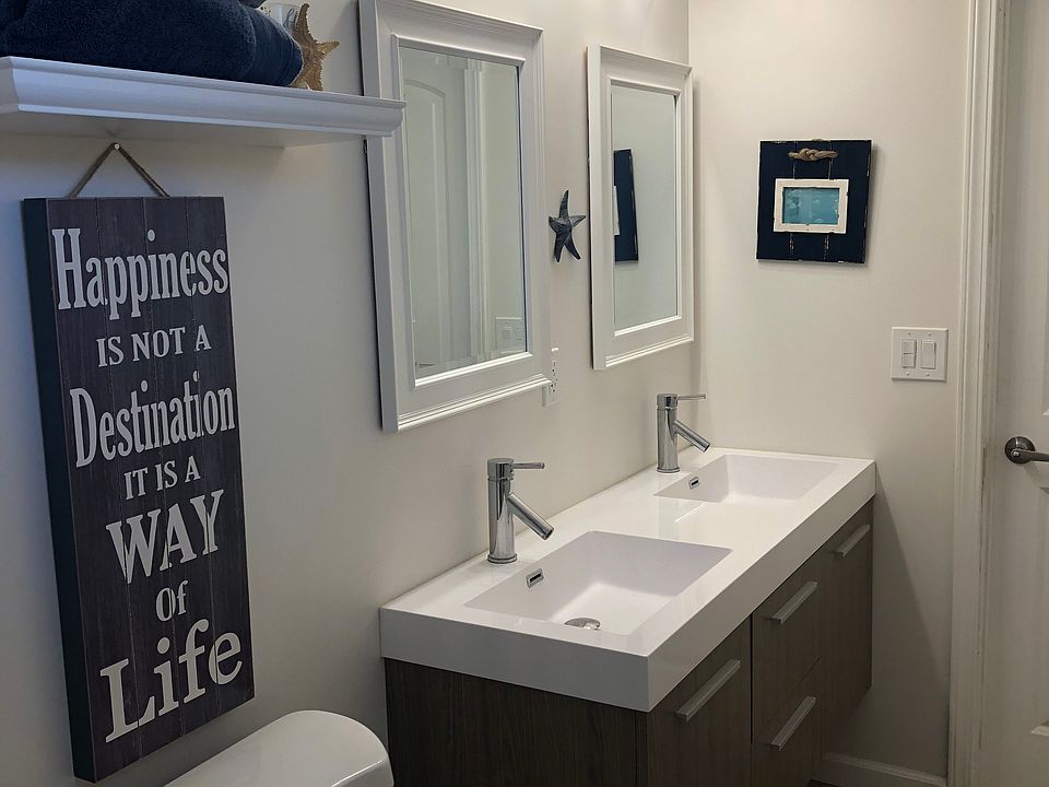 Master bath 