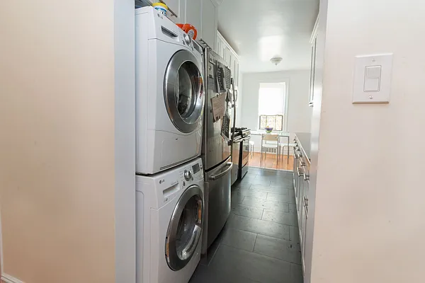 Rented by Waldstar Real Estate LLC | media 42