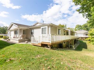 9414 Timber Ridge Dr, Grand Blanc, MI 48439