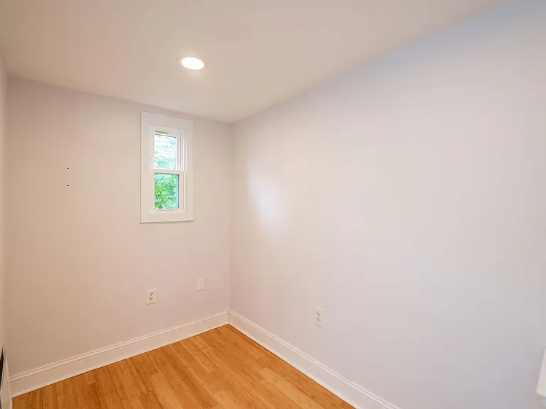 2107 Clymer St — Photo 16