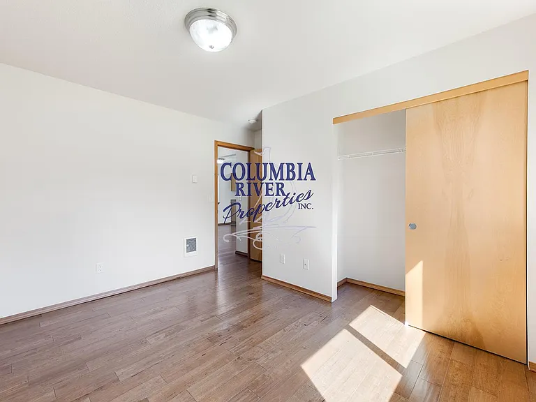 1495 N Goerig St #B — Photo 2