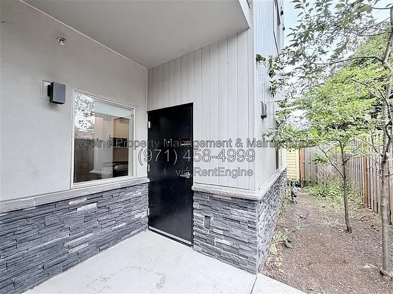 1545 NE 41st Ave #105 — Photo 10