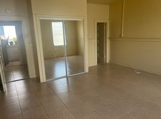 2047 N King St #2, Honolulu, HI 96819
